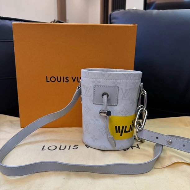 95新 LouisVuitton/路易威登 LV chalk nano