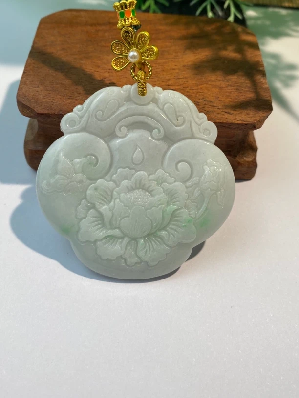 缅甸翡翠仿古龙凤蝶恋花牡丹国色天香锁牌子女毛衣链特色挂件吊坠