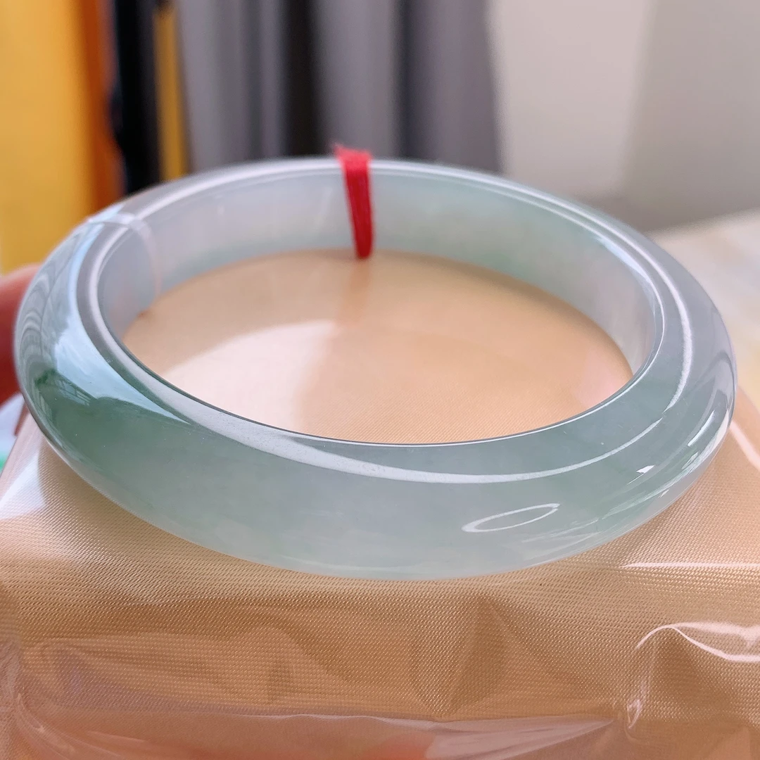 57.8圈口天然缅甸A货翡翠冰种冰透少女宽边手镯11.7*9.8mm