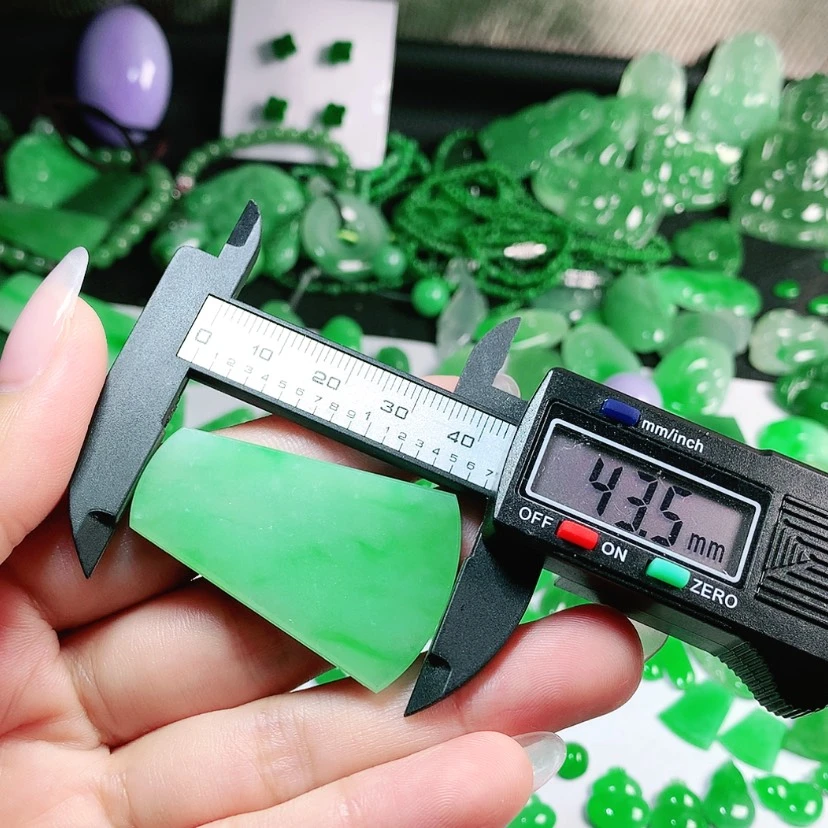 【闪购商品】翡翠颈饰未镶嵌N****h翡翠43.5*28.4*2.8