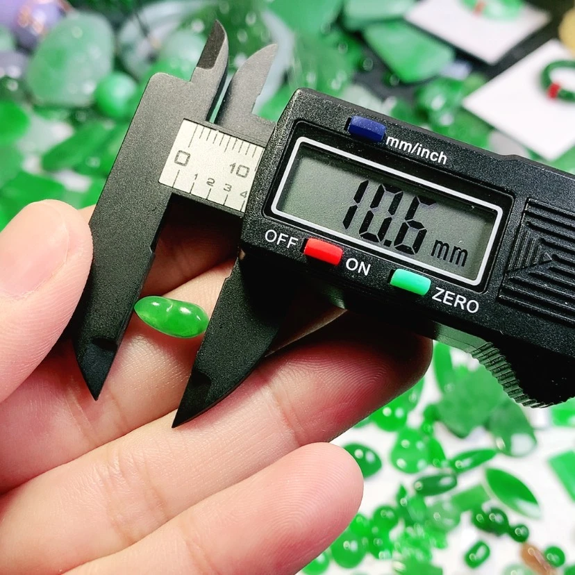 【闪购商品】翡翠挂件未镶嵌云***