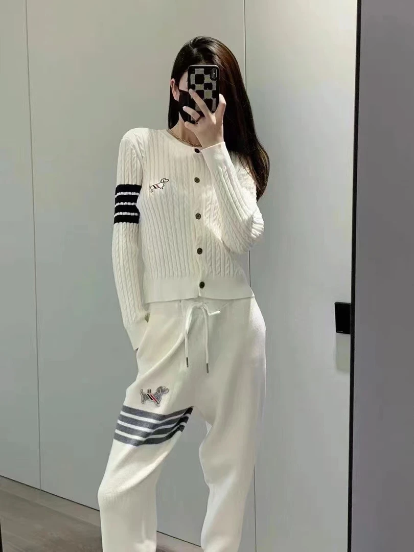 【新小晴】圆领麻花小狗刺绣秋季新款休闲运动针织