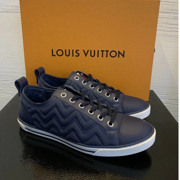 未使用 LouisVuitton/路易威登 藏蓝色大logo 百搭板鞋 41.5码