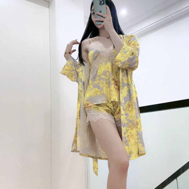 睡衣女夏季黄色战袍女款2023款网红款吊带短裤春秋睡袍薄款家居服