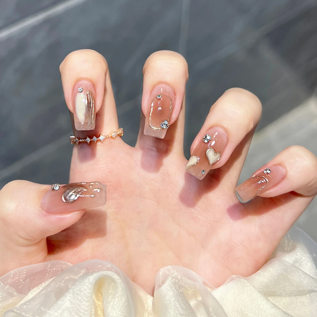 【焦糖奶心】纯手工穿戴甲手绘腮红短甲秋冬氛围感可拆卸方便