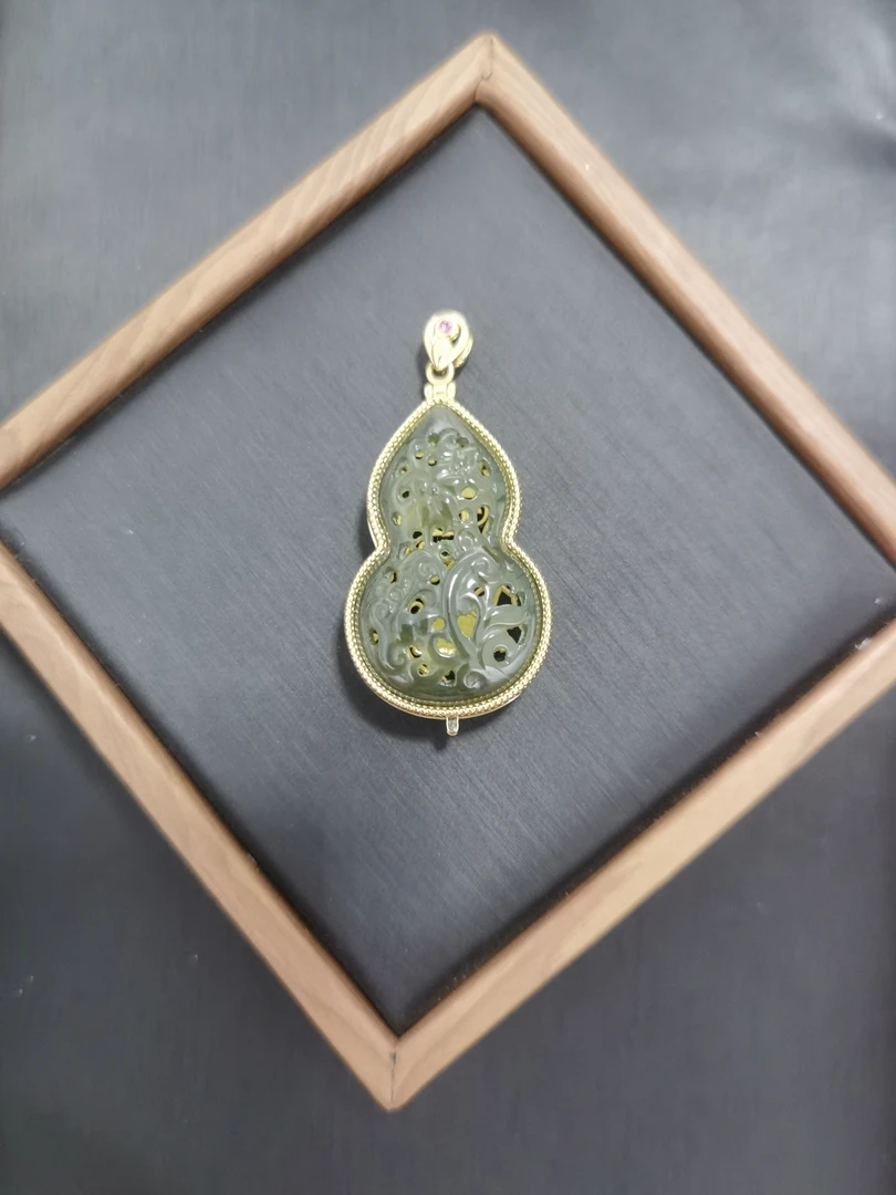 精美和田玉掐丝工艺香囊葫芦吊坠