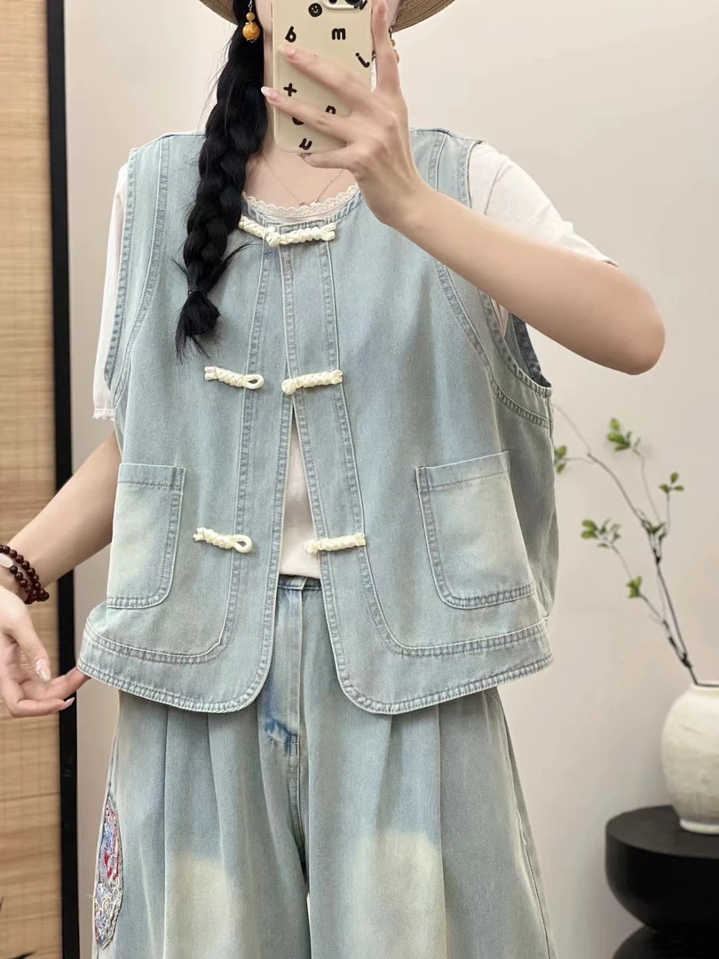 国风盘扣新中式时尚牛仔马甲秋季新款水洗浅蓝坎肩上衣女