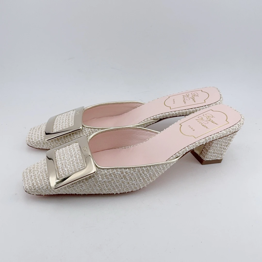 未使用 Roger Vivier/罗杰·维威耶 35.5码/未使用/方扣半拖