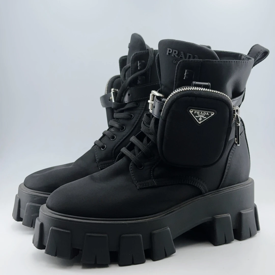 37码/98新/Prada/普拉达 黑色三角标马丁靴mj02043