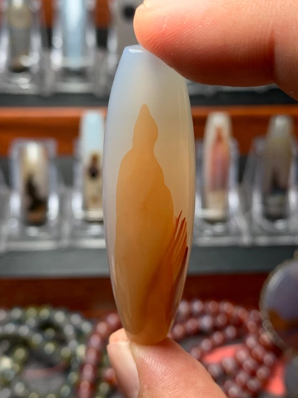 天然玛瑙象形吊坠