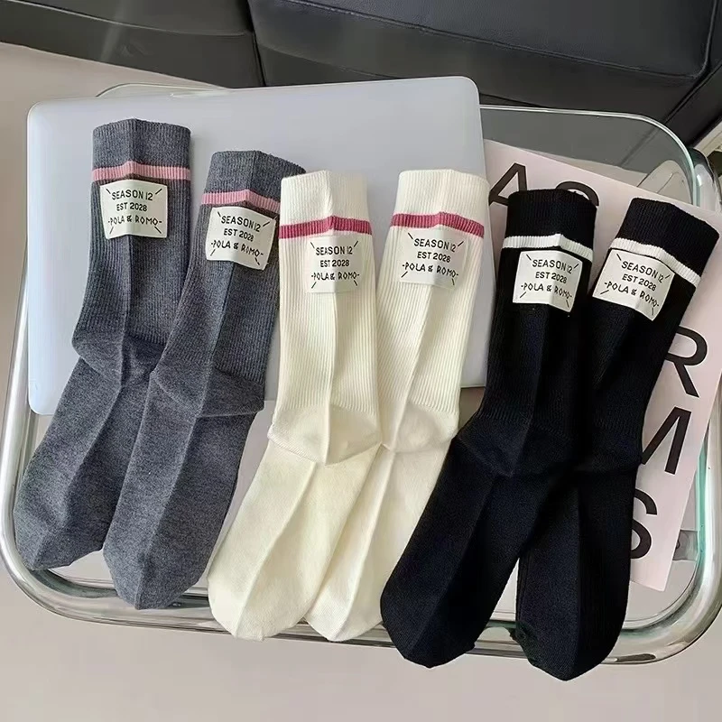 休闲长筒字母运动袜子【两个款式随机发】