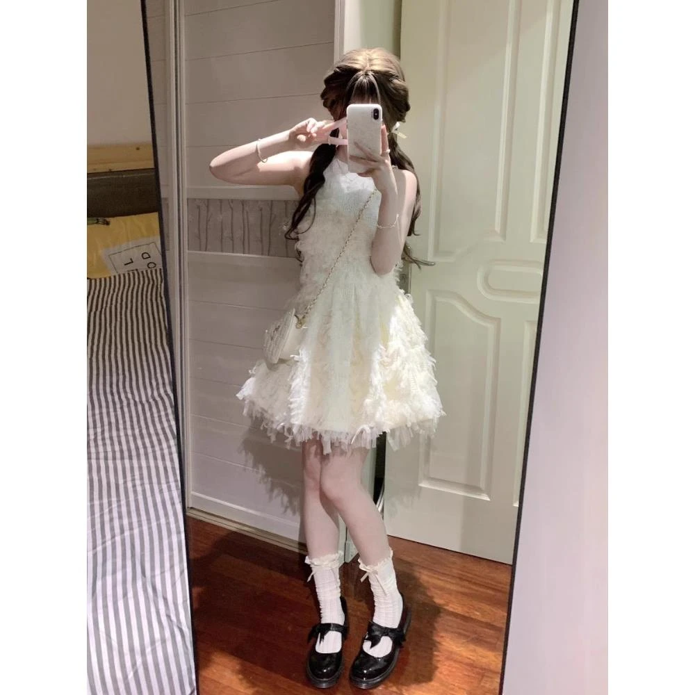 艺术生奶呼呼短裙女2024夏富家千金挂脖露背蝴蝶结生日蓬蓬连衣裙