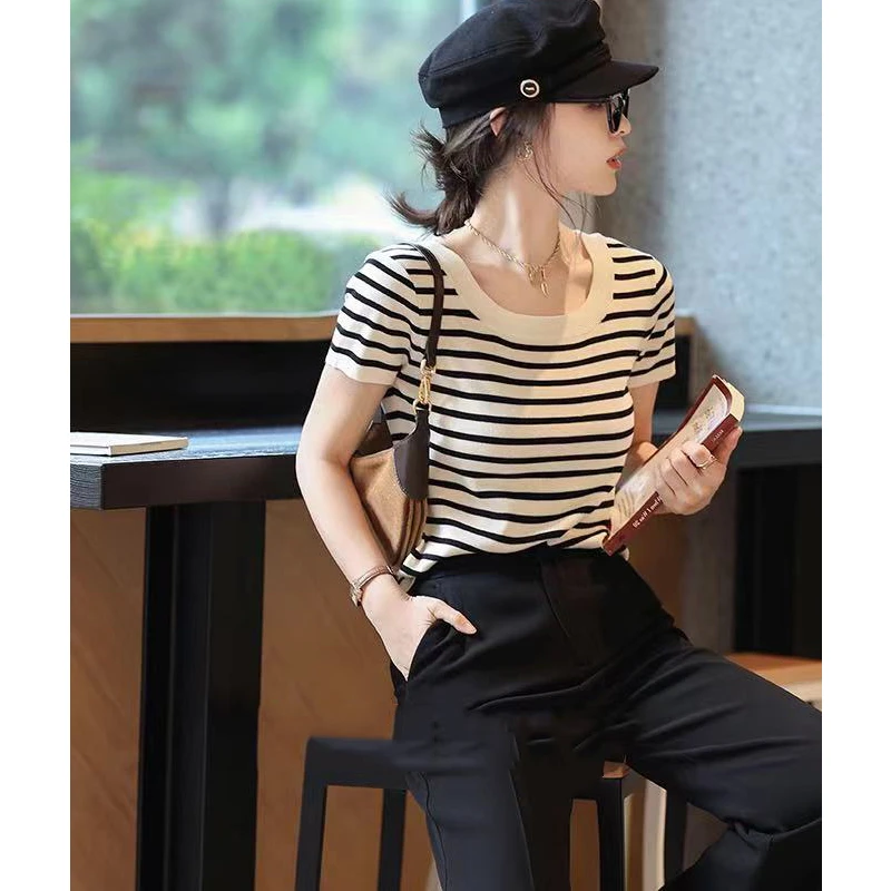 针织夏季短袖女显瘦洋气时尚T恤气质休闲上衣宽松打底衫条纹半袖