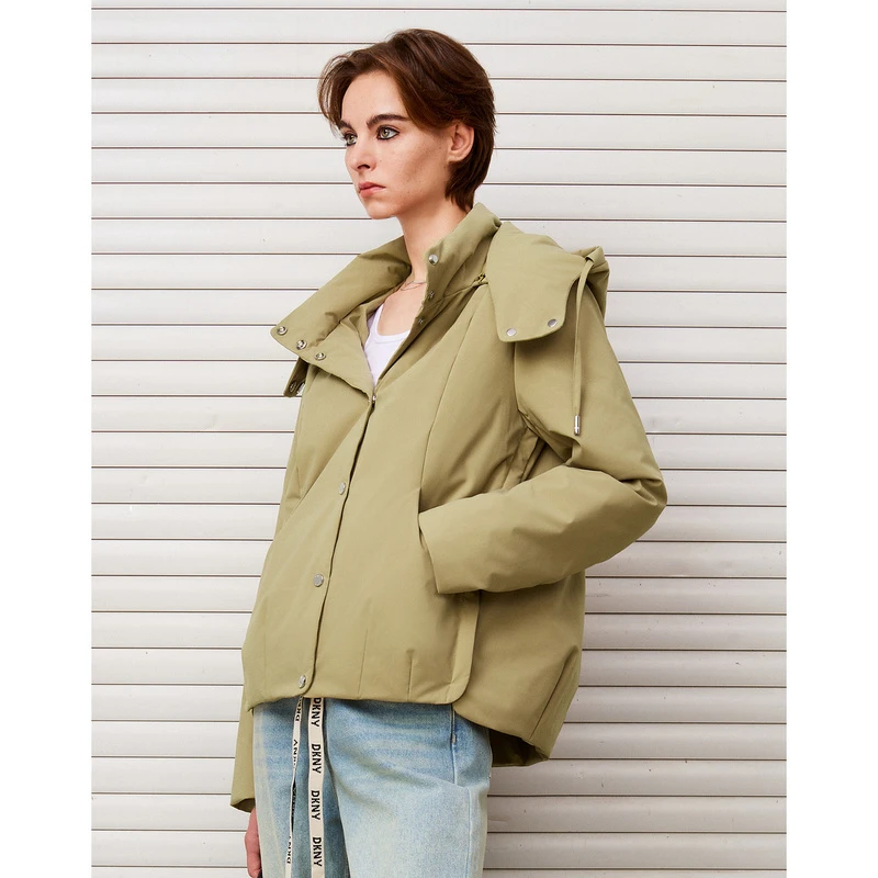 DKNY/唐可娜儿高级感可脱卸兜帽茧型短款女士羽绒服