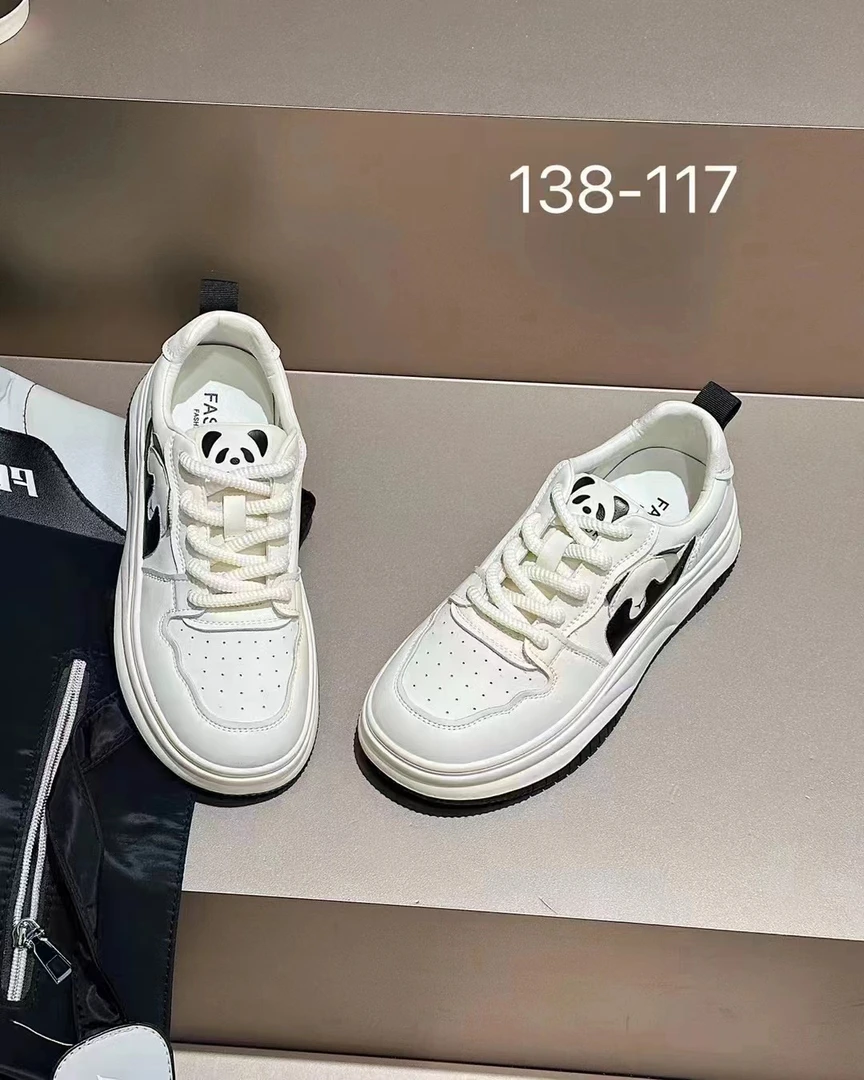 2024 新款舒适时尚百搭透气熊猫板鞋小白鞋