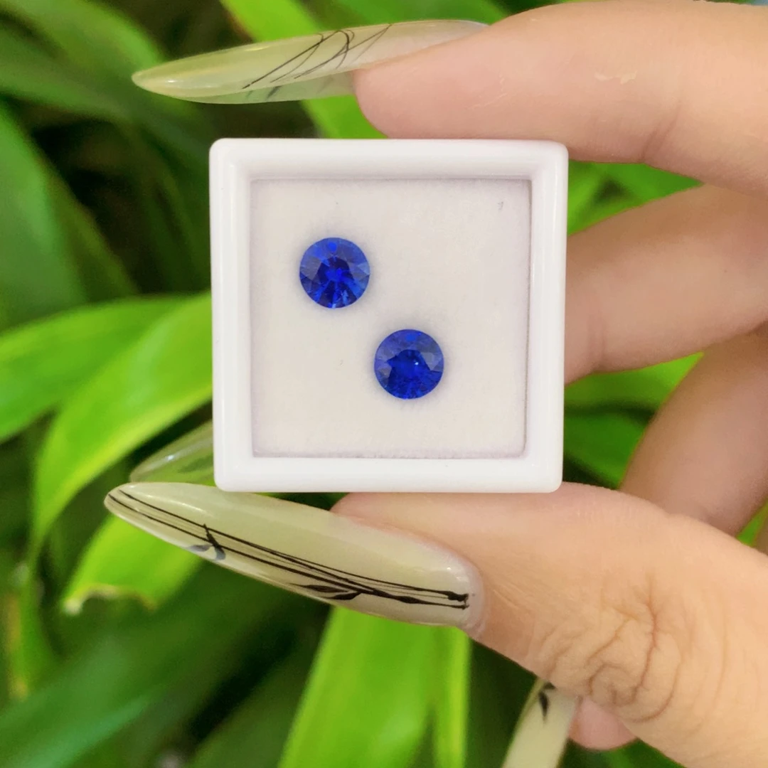 蓝宝石裸石未镶嵌