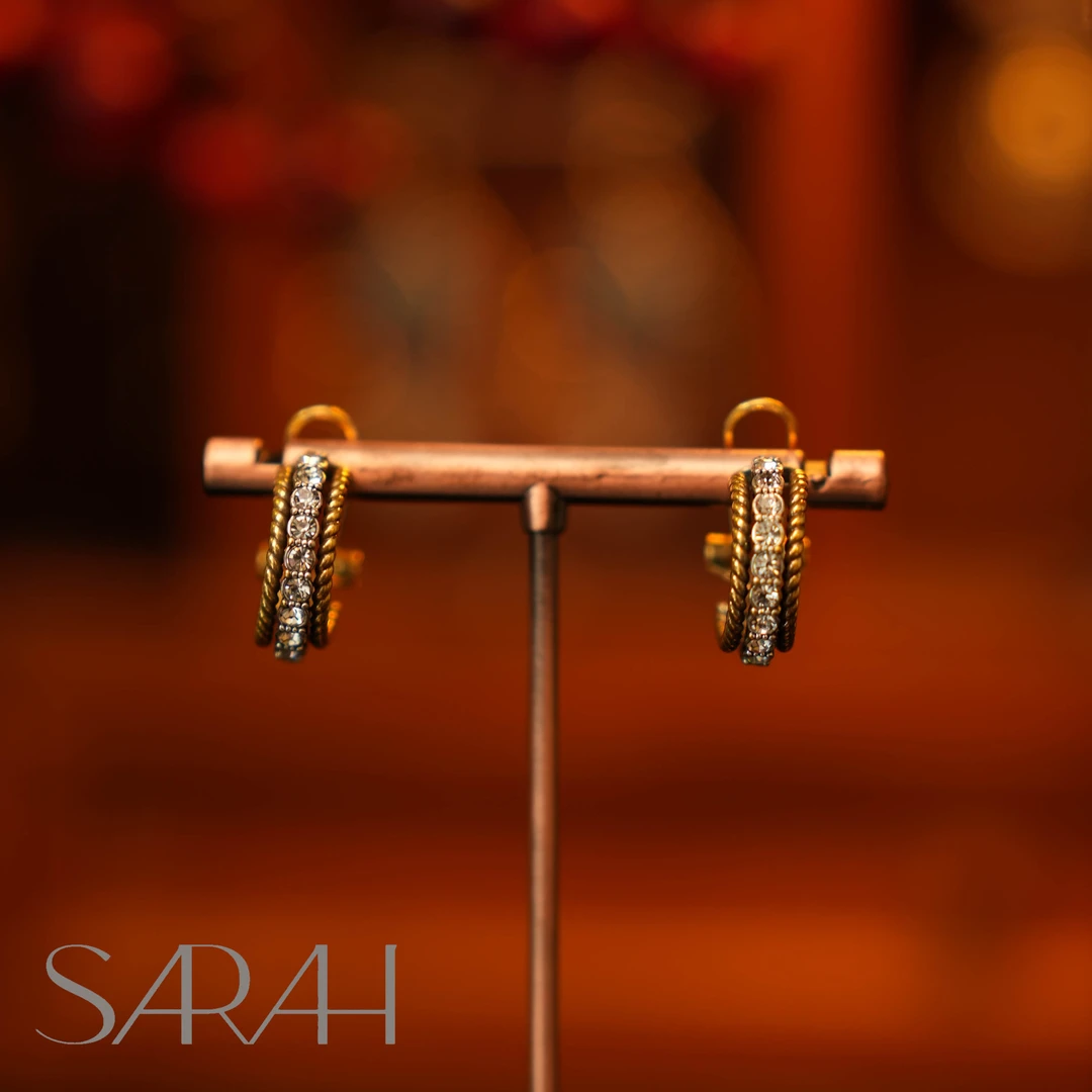 纯铜合成锆石耳饰 DearLisa.精工系列 复古轻奢满钻小C圈香风耳钉