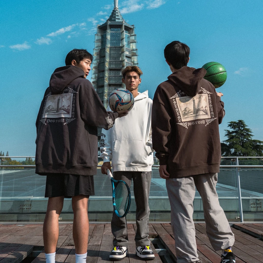 DOGTOWN 24FW PORCELAIN TOWER南京地标系列大报恩寺刺绣印花帽衫