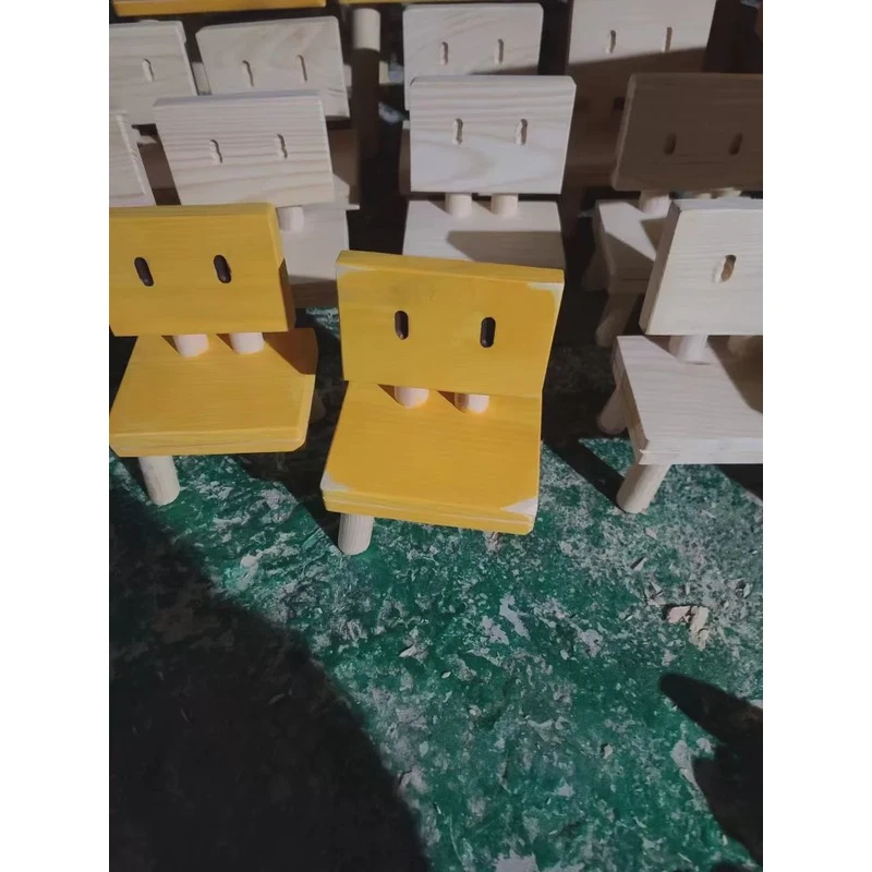 铃芽之旅凳子铃芽之旅椅子铃芽户缔铃芽户缔椅子三条腿凳子