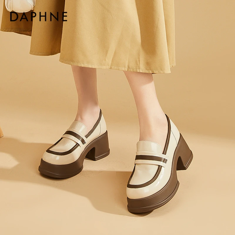 达芙妮爆款秋季女士单鞋百搭粗跟厚底圆头软底乐福鞋洛丽塔鞋高跟