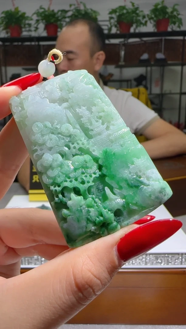 【闪购商品】翡翠颈饰未镶嵌天然翡翠A货吊坠