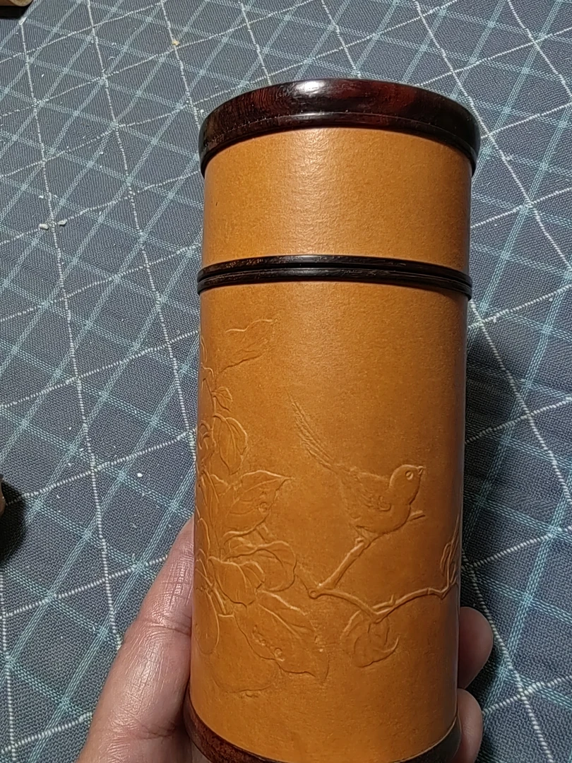 葫芦压花茶叶罐，直径55.高度115颜色漂亮