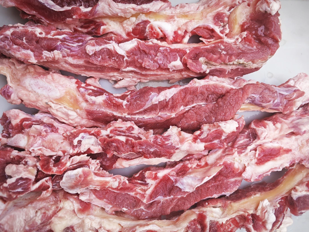 新鲜黄牛龙骨肉带肉煲汤补钙带肉牛牛排骨牛软骨  帮切开