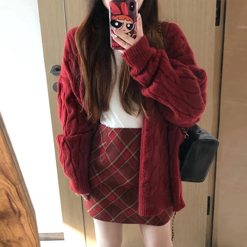 慵懒风圣诞红色针织开衫毛衣女秋冬季2024年新款格纹短裙套装女