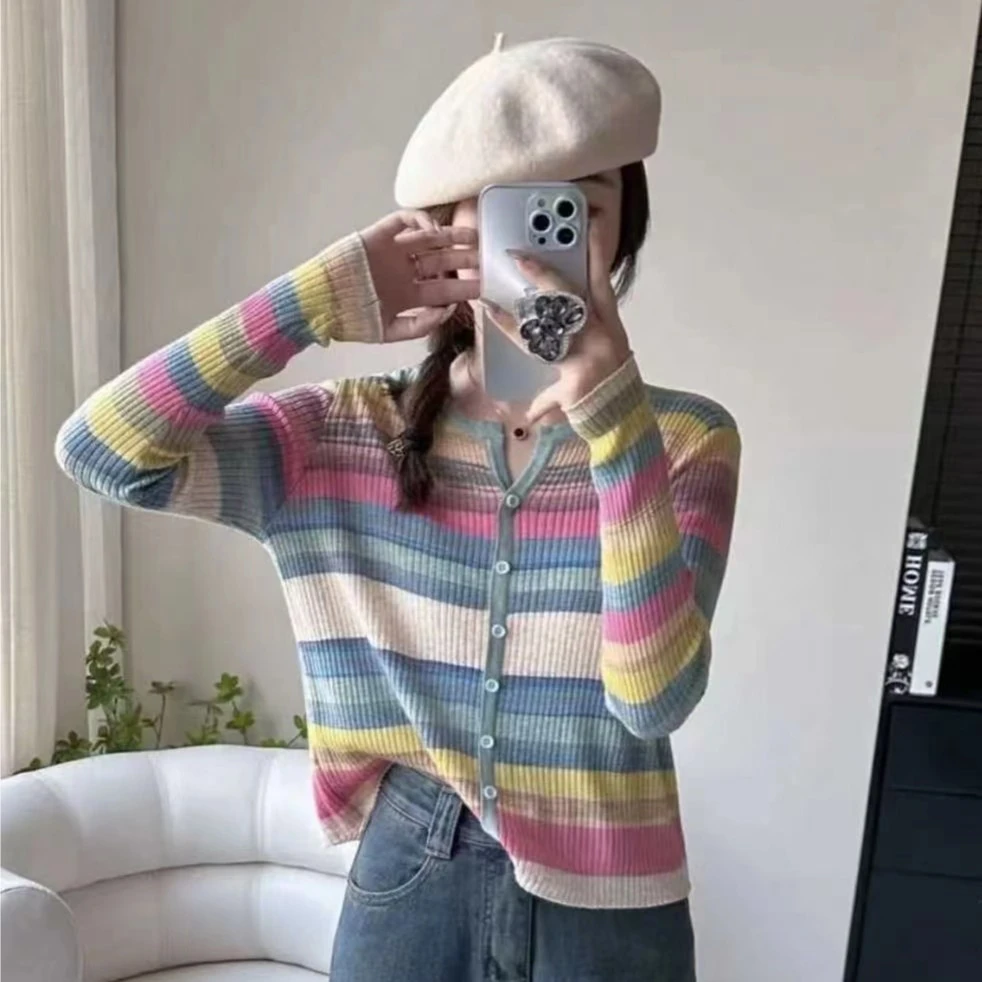 【Z】小V领彩虹条纹针织女修身显瘦设计感长袖低领毛衣百搭时尚