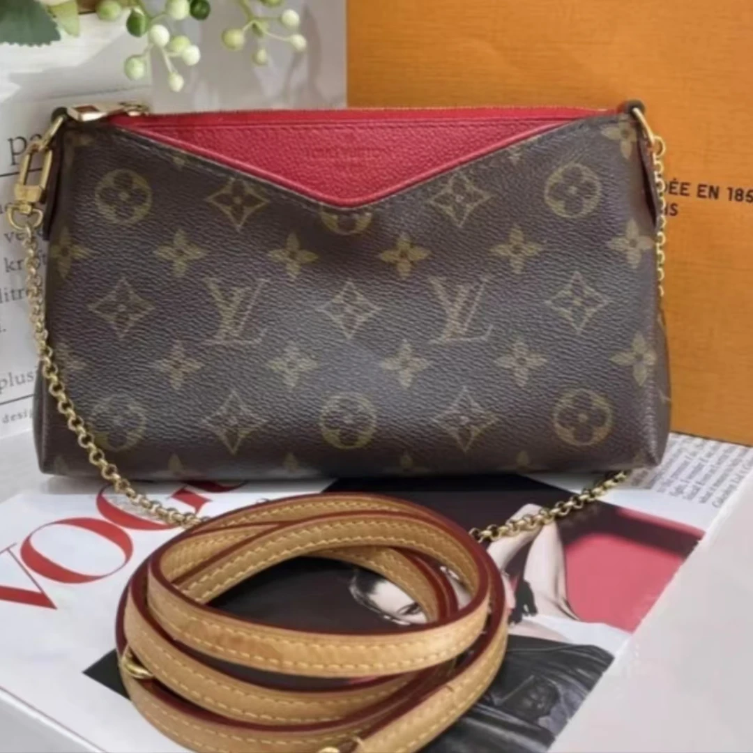 95新 LouisVuitton/路易威登 单肩包/G1201021B