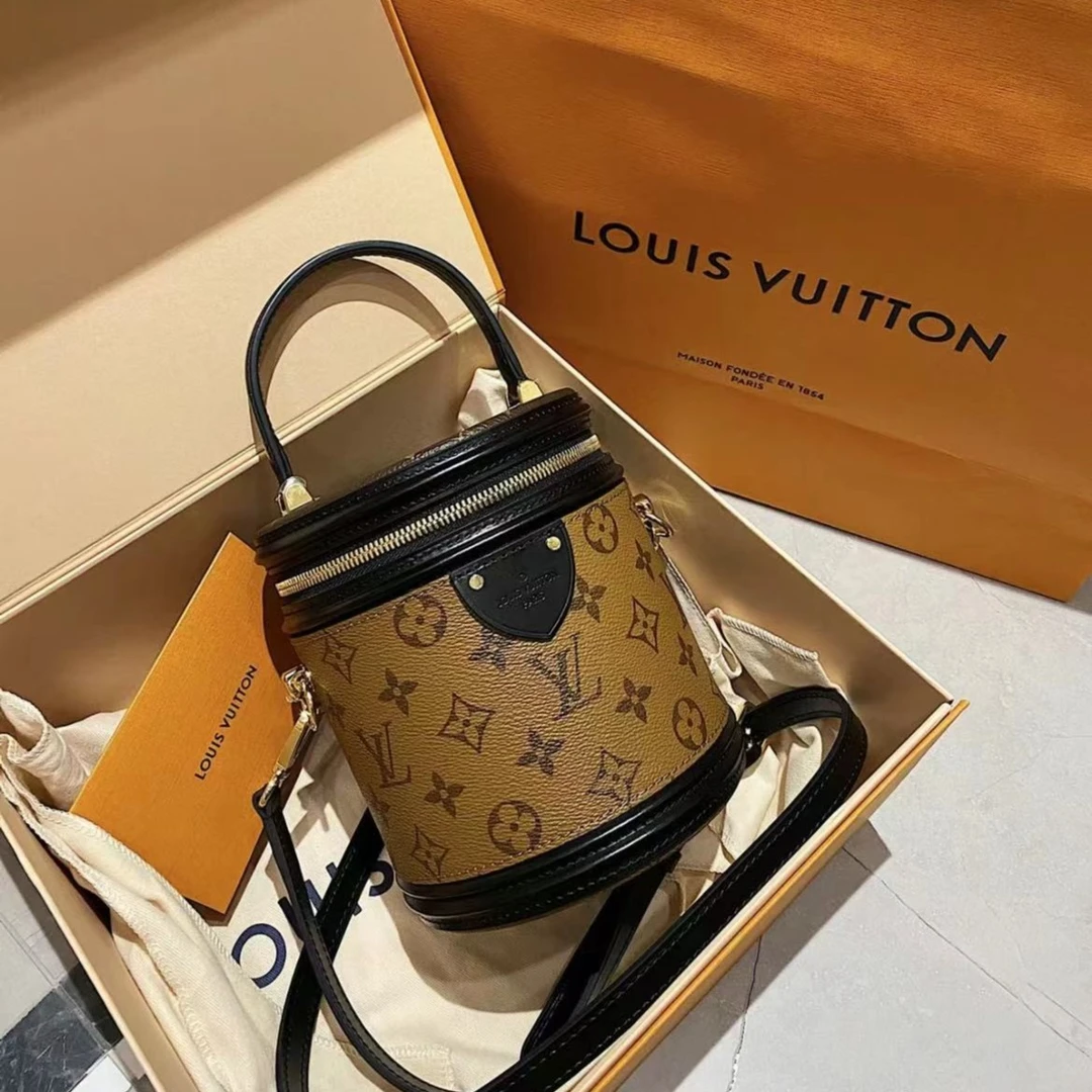 95新 LouisVuitton/路易威登 单肩包/AG721