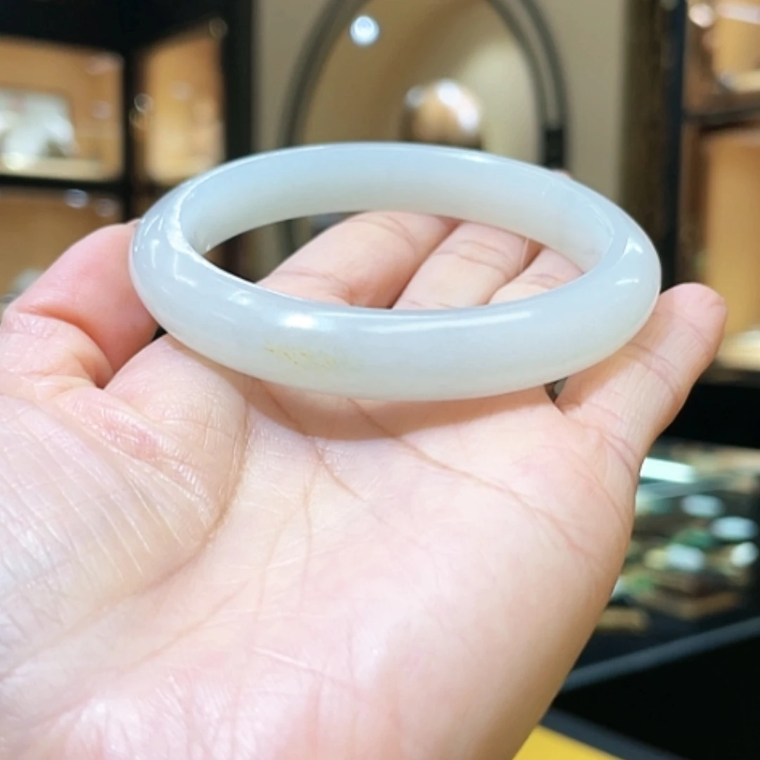 【闪购商品】和田玉手镯未镶嵌56.8#45.2g