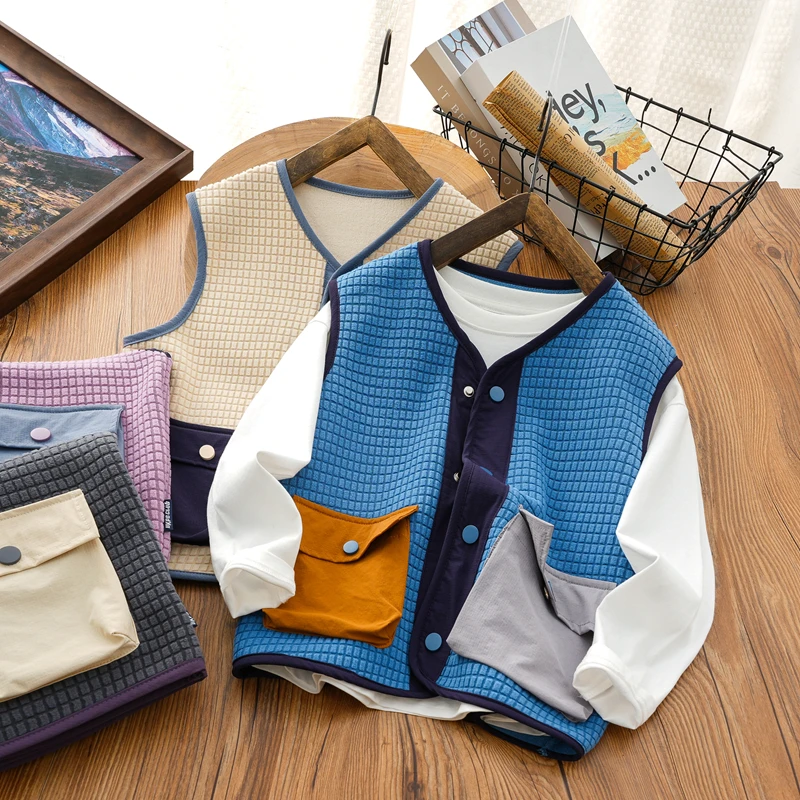 儿童街潮撞色拼接休闲保暖一体绒马甲中大童秋冬洋气百搭无袖上衣