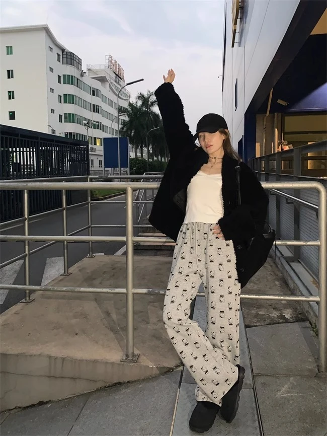 美式卡通kitty猫微喇叭休闲运动裤女秋冬新款高腰遛弯加绒阔腿裤