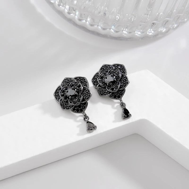 铜合金耳饰 《货号1526》黑色气质山茶花耳坠