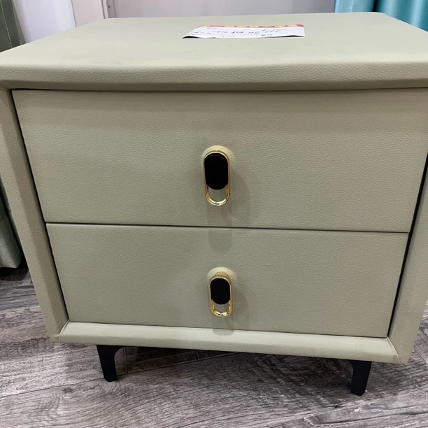 20号 床头柜简约