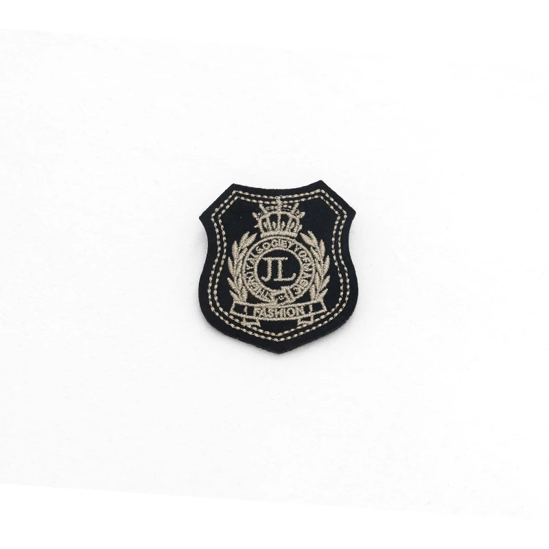 jessyline 杰茜莱学院风徽章饰品