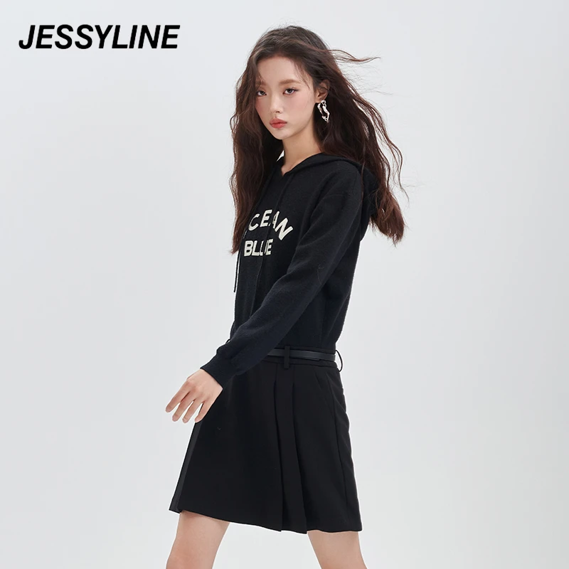 jessyline秋季新款女装 杰茜莱黑色字母连帽连衣裙 342211089