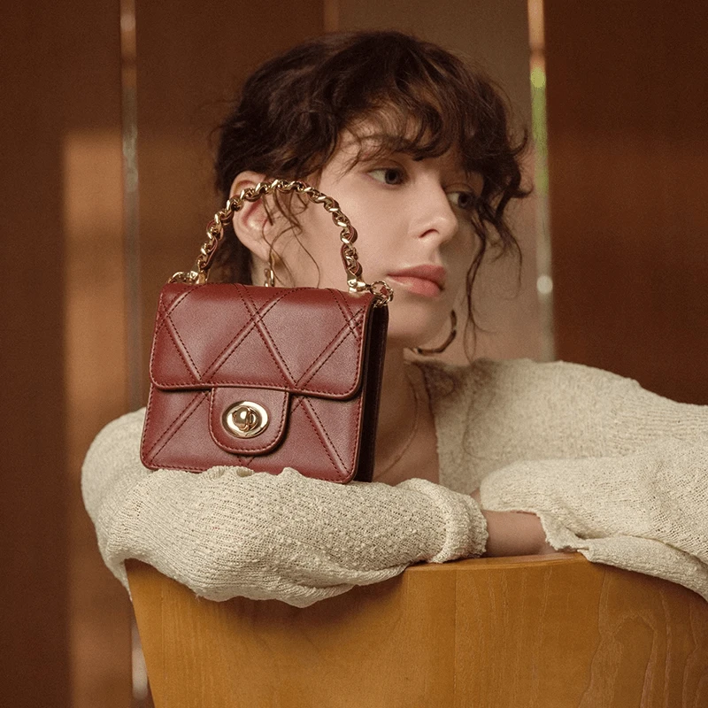 ELLE25新款斜挎包手柄牛皮百搭时髦洋气24552