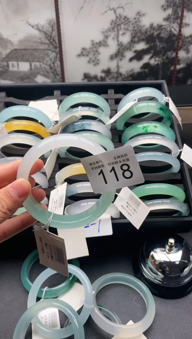 【闪购商品】石英质玉手镯未镶嵌118