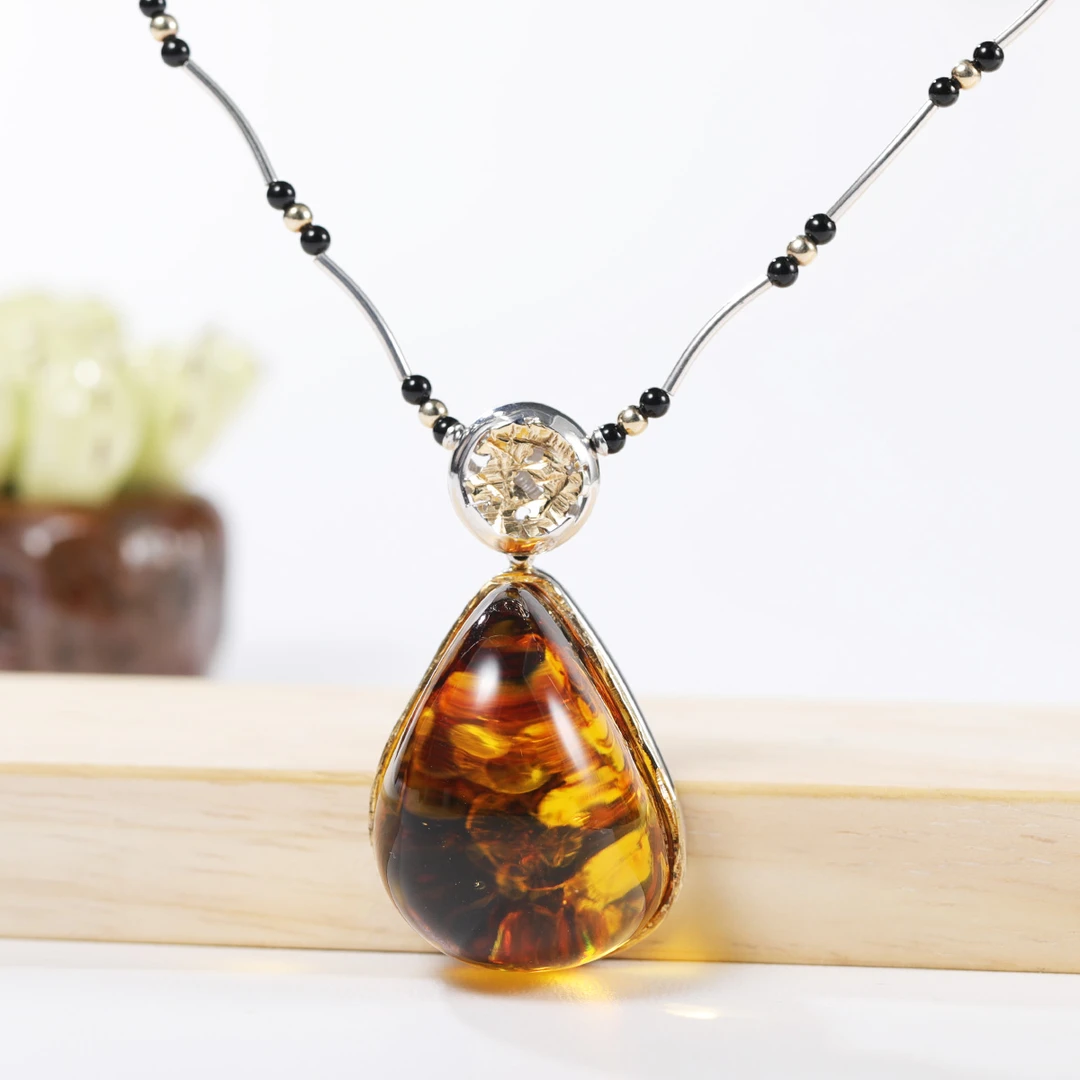 S&A天然琥珀项链女时尚大气S925银镶琥珀吊坠绿珀设计师款坠链