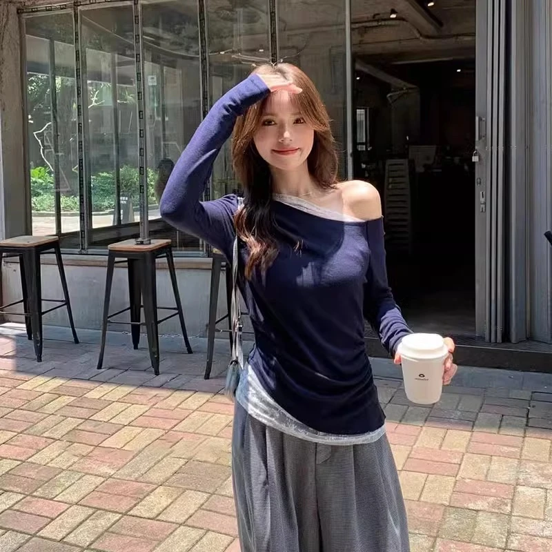 蕾丝拼接长袖T恤洋气早秋新款一字肩内搭上衣显瘦时尚百搭露肩