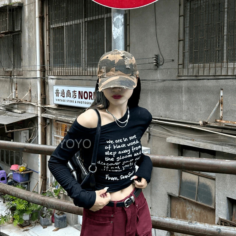 【圆美眉专属】斜领字母印花一字肩t恤女早秋季2025新款设计感上衣