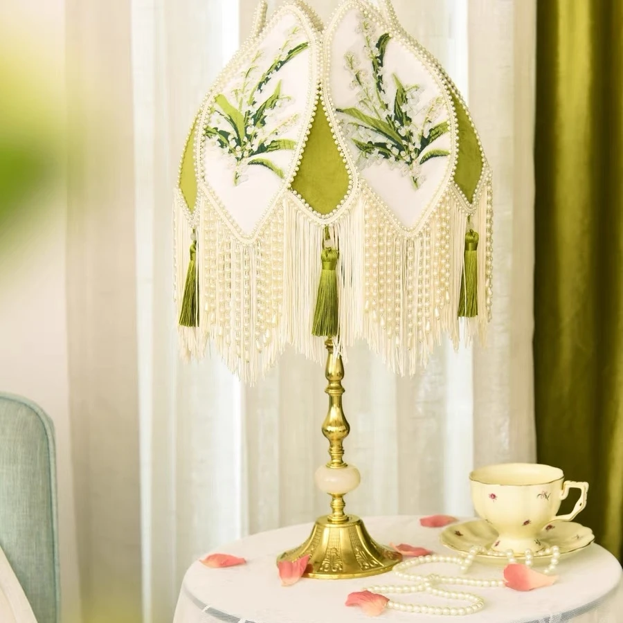 复古vintage设计感铃兰刺绣法式黄铜卧室客厅氛围装饰小众大台灯