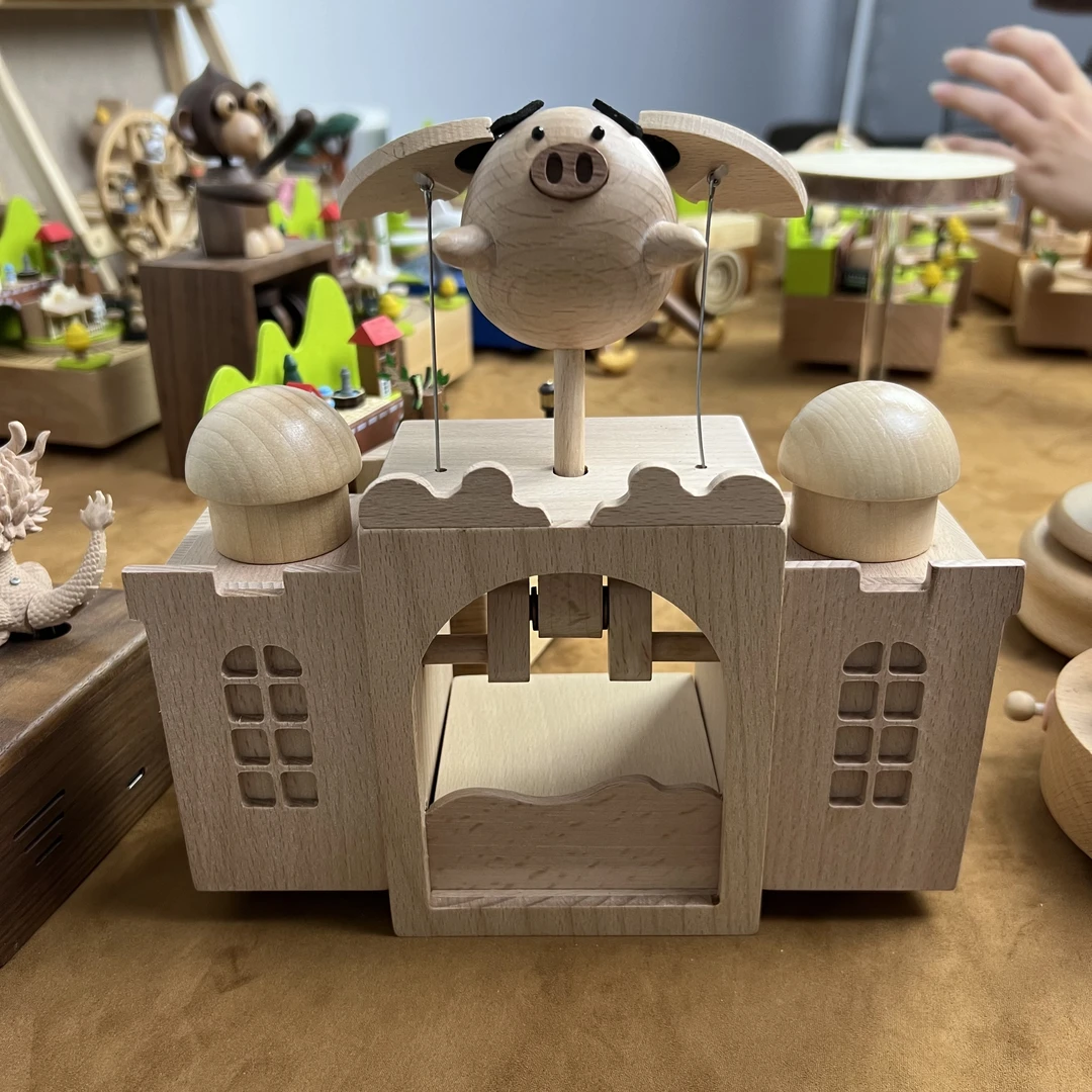 南乔 |  网红款创意小飞猪摆件