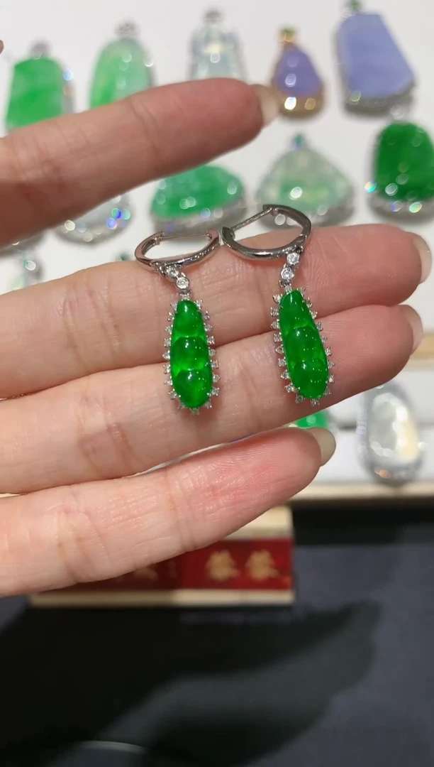 【闪购商品】翡翠吊坠(不含链)18K金镶嵌团购3