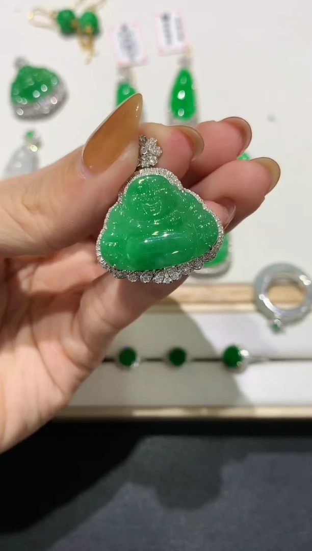 【闪购商品】翡翠吊坠(不含链)18K金镶嵌团购13