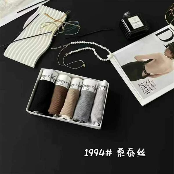 【巴韩】玲姐家1994时尚时尚中腰纯色简约气质韩版弹力百搭显瘦短裤