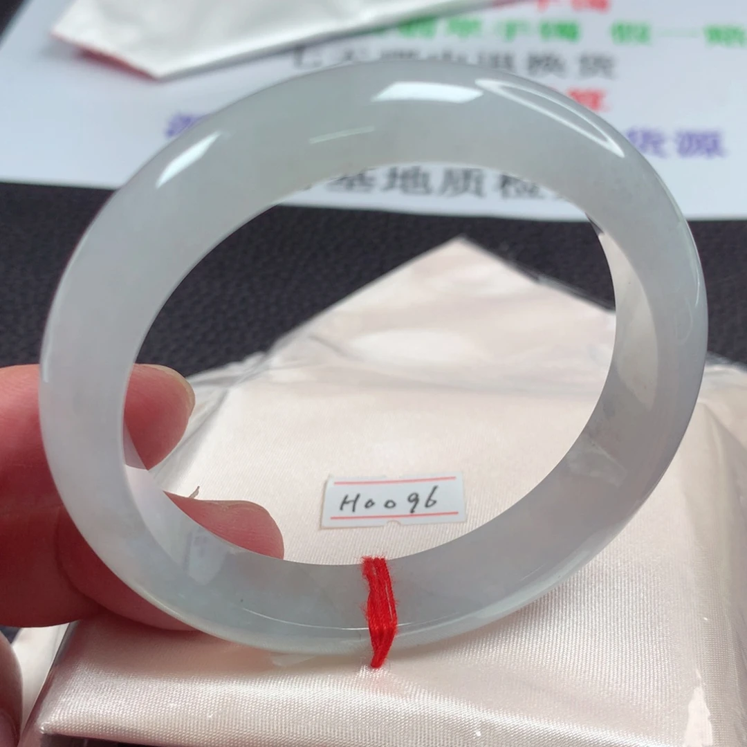 翡翠手镯未镶嵌天然翡翠手镯