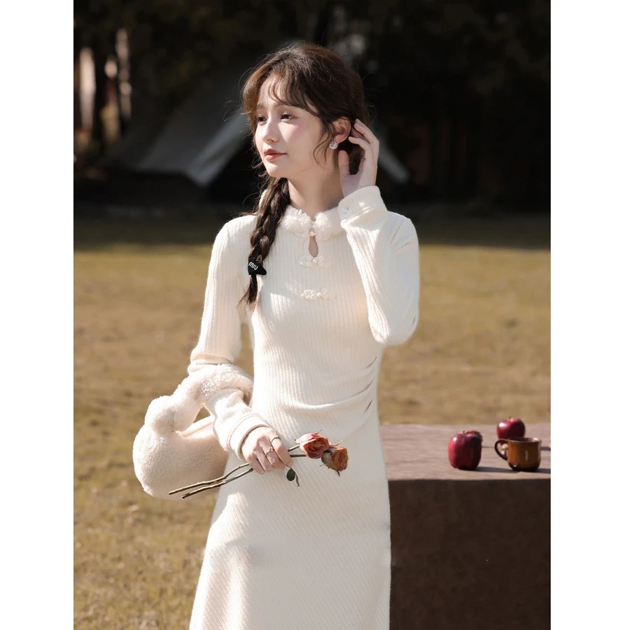 新中式盘扣针织连衣裙秋冬款温柔气质修身显瘦内搭裙子